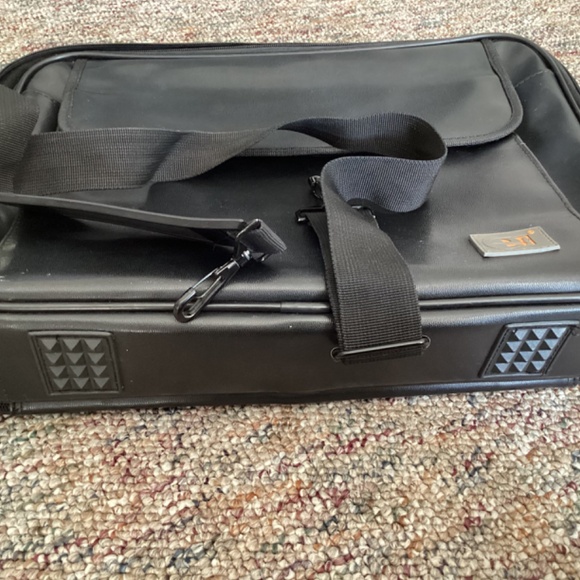 E BAGS laptop, briefcase, travel bag w free gifts - Picture 9 of 10